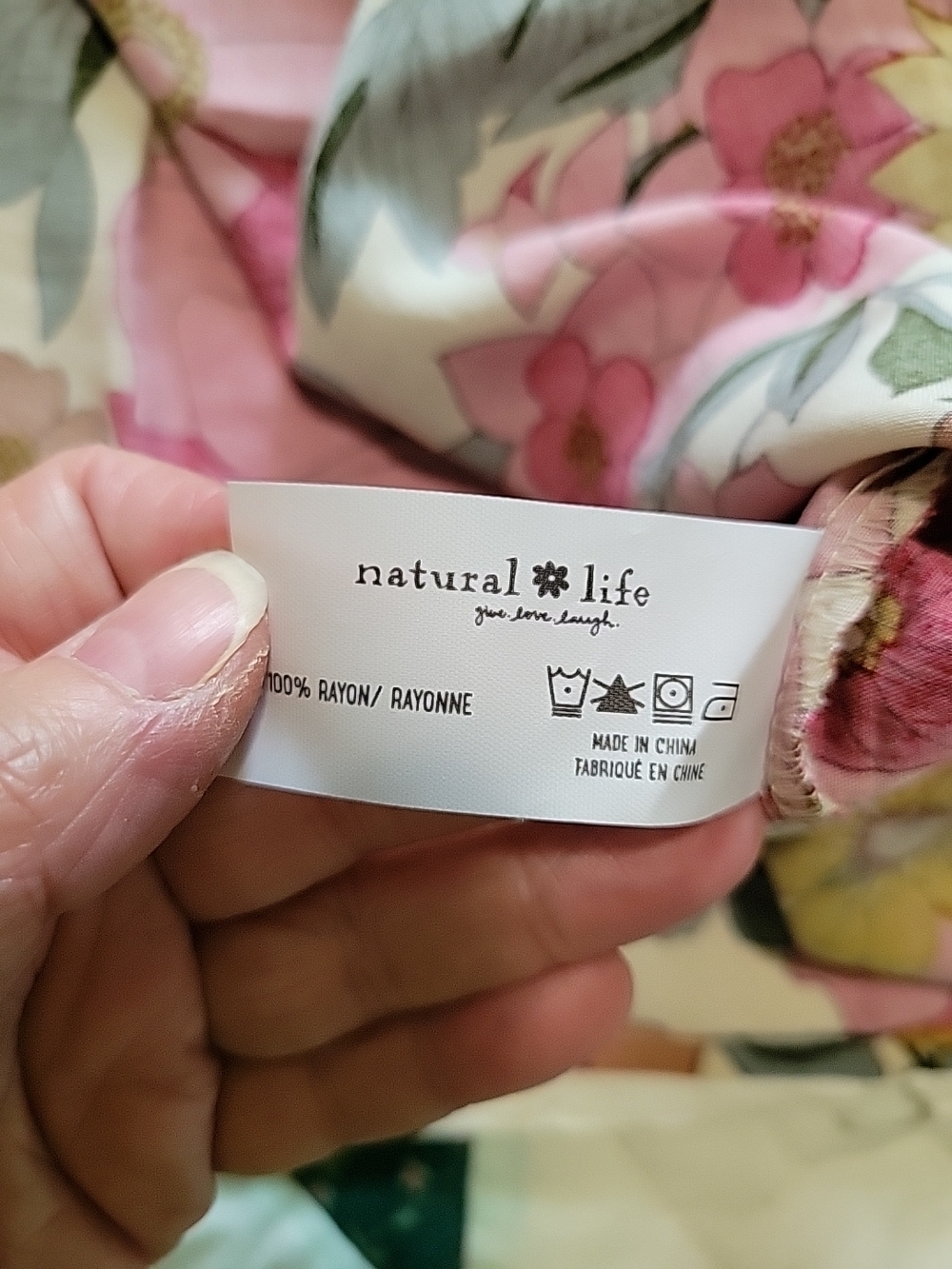 Natural Life Crop Top Nwt   Floral V- in Multi Pink Sz Xs Rayon - Picture 6 of 8